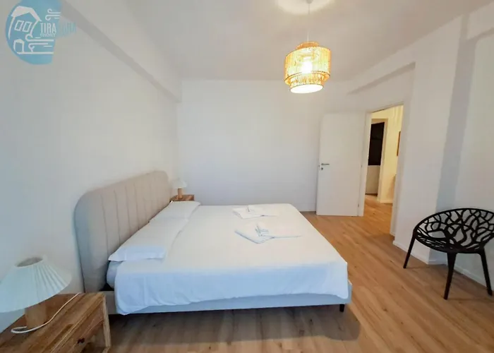 Largo Papa Tirabora Short Rent Apartamento Trieste