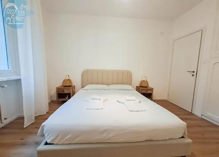 Largo Papa Tirabora Short Rent * Trieste