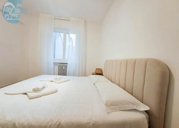 Largo Papa Tirabora Short Rent Apartamento Trieste