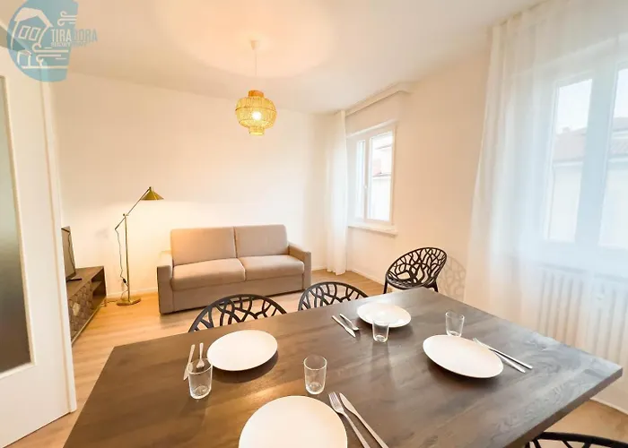 Largo Papa Tirabora Short Rent Trieste