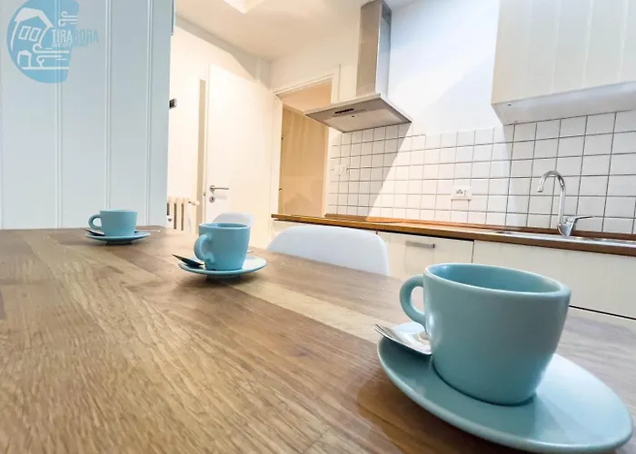 Largo Papa Tirabora Short Rent * Trieste