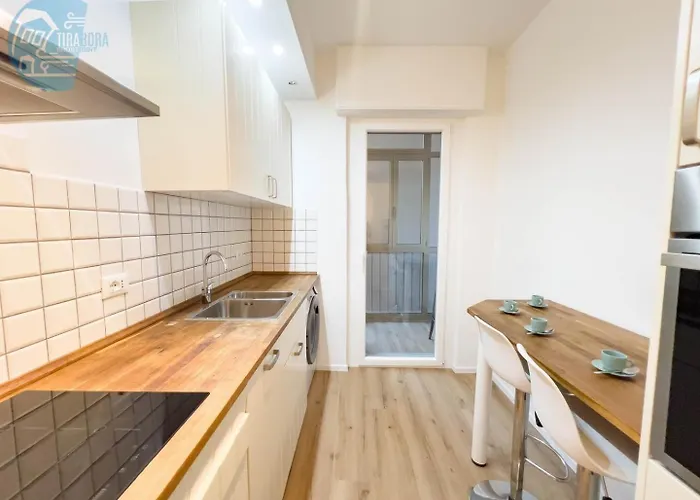 Largo Papa Tirabora Short Rent Apartamento Trieste