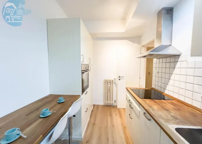 Largo Papa Tirabora Short Rent Trieste